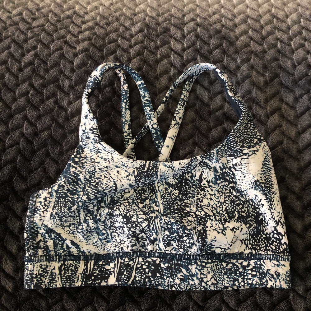 Lululemon sports bra
